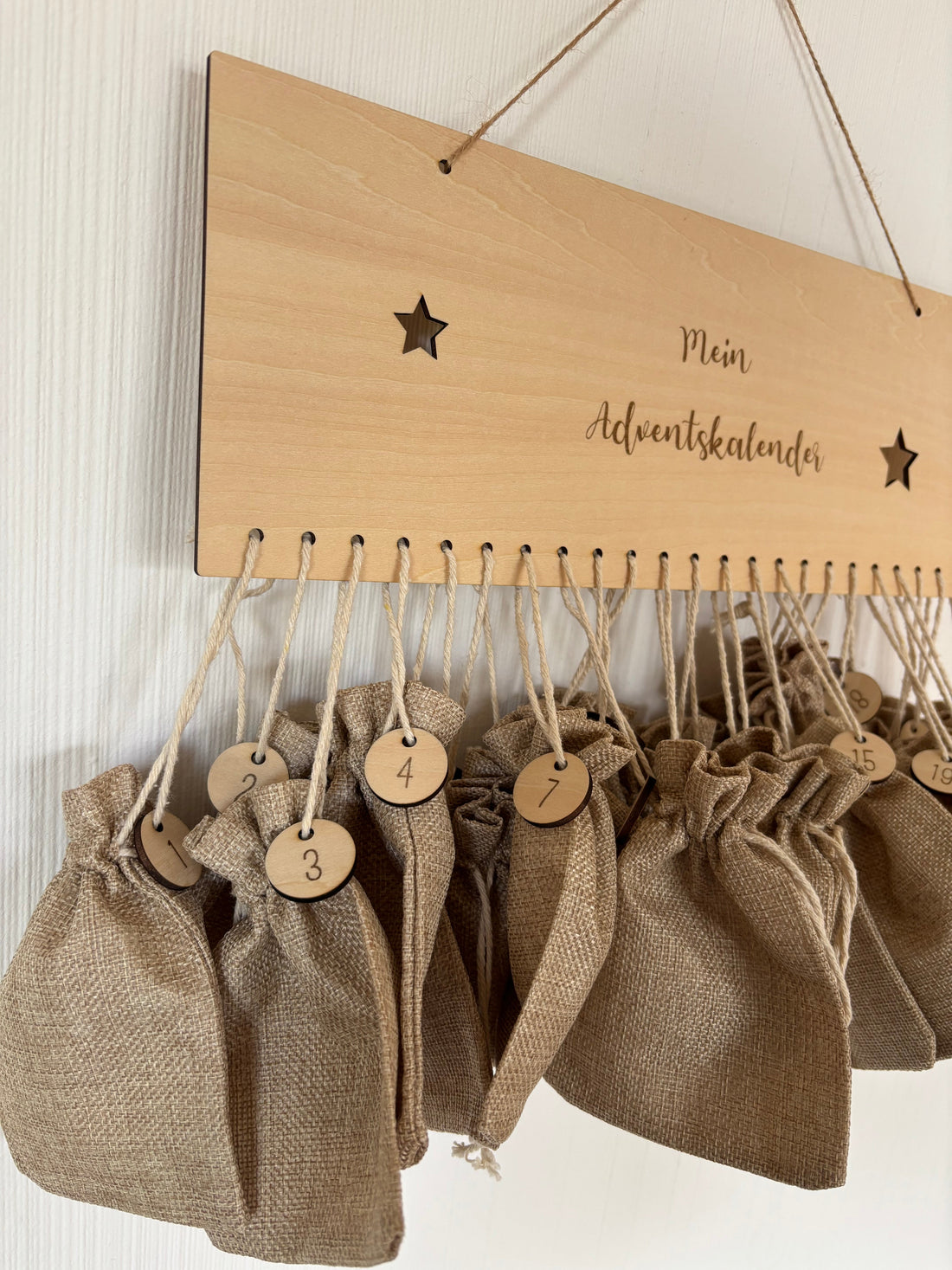 Unser personalisierter Adventskalender aus Holz - nachhaltig, individuell und wunderschön
