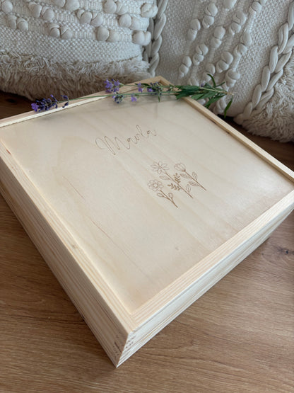 personalisierte Erinnerungskiste aus Holz