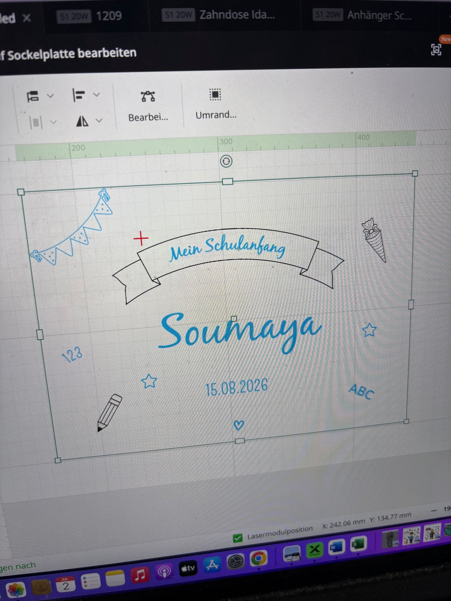 personalisiertes Schild zum Schulanfang aus Holz