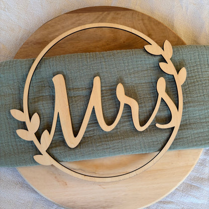 Holzkränze Mr & Mrs – Hochzeit Stuhldeko aus Holz (2er-Set)