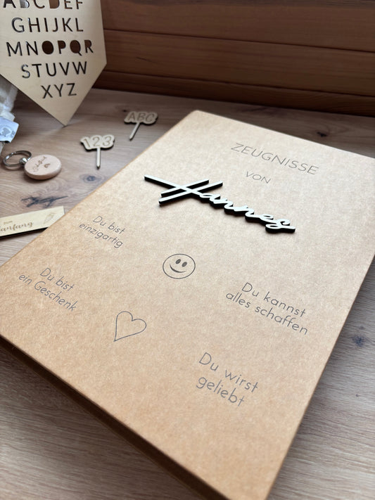 personalisierte Zeugnismappe aus Kraftpapier
