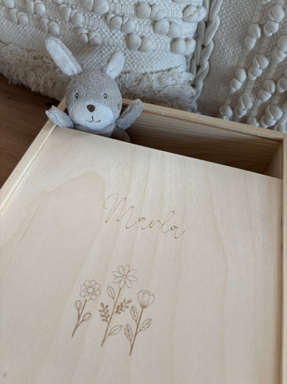 personalisierte Erinnerungskiste aus Holz