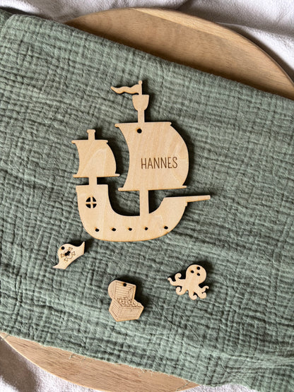 Deko Piratenschiff 4er Set personalisiert mit 3 Anhängern