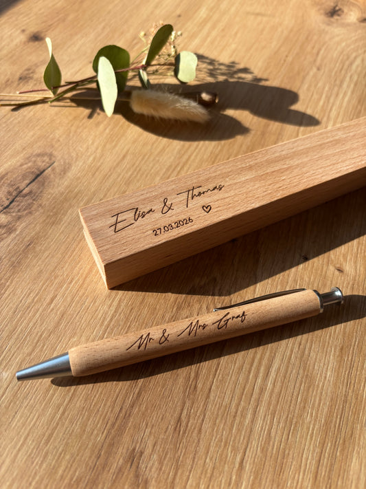 personalisierter Kugelschreiber aus Holz mit Etui