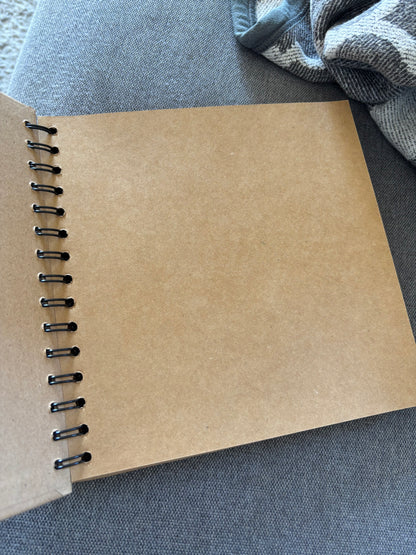 personalisiertes Gästebuch aus Kraftpapier
