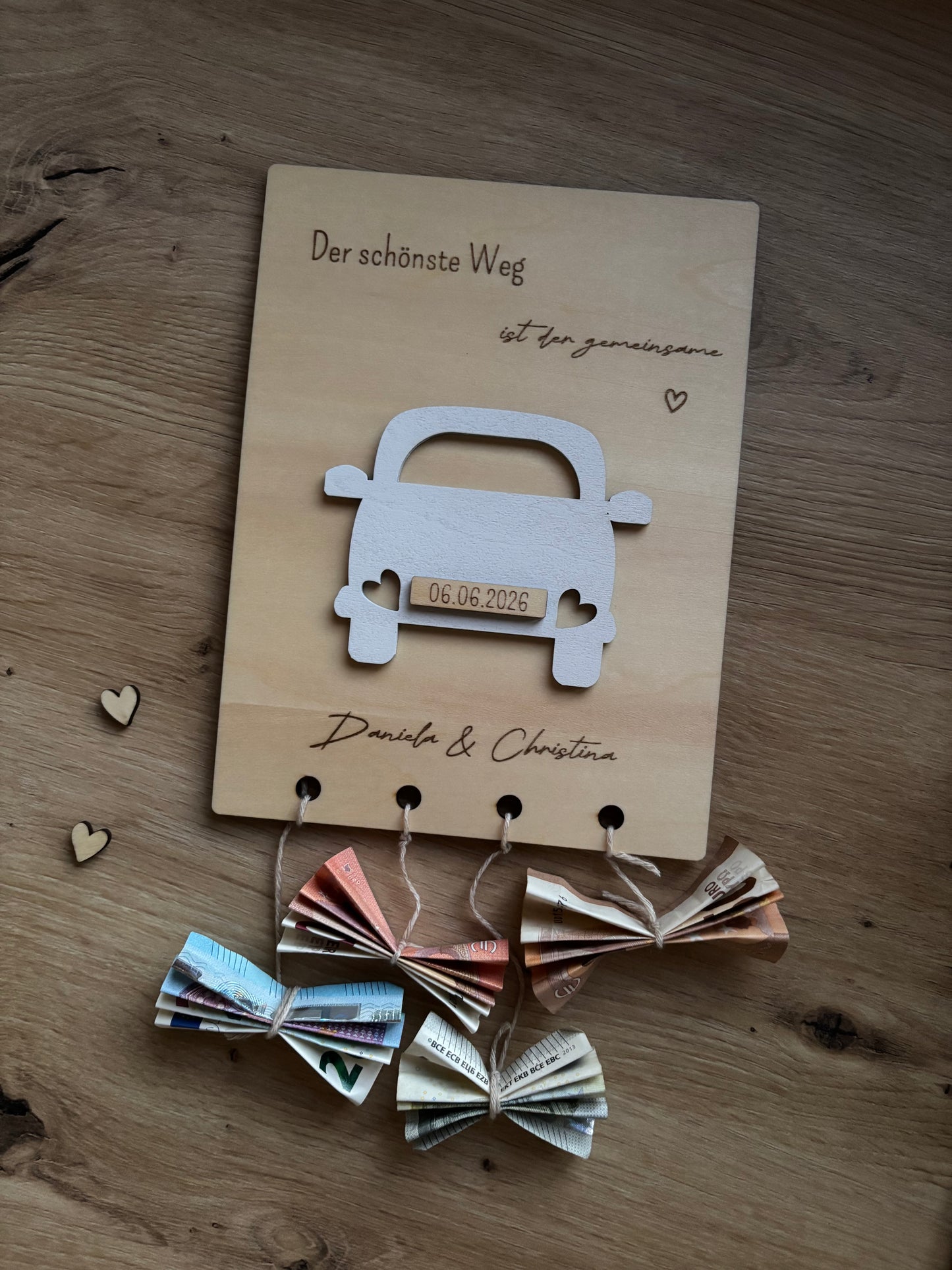 personalisiertes Geldgeschenk aus Holz zur Hochzeit