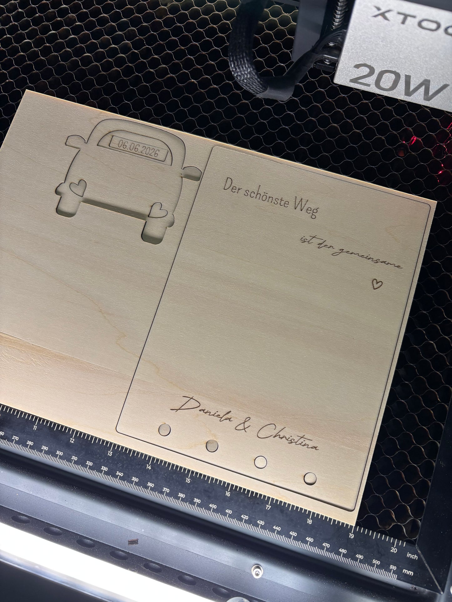 personalisiertes Geldgeschenk aus Holz zur Hochzeit