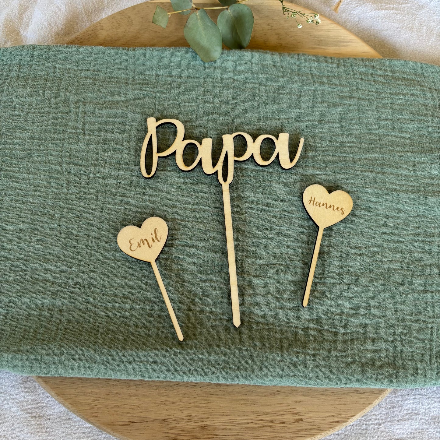 Cake Topper Mama/ Papa mit personalisierten Herzen