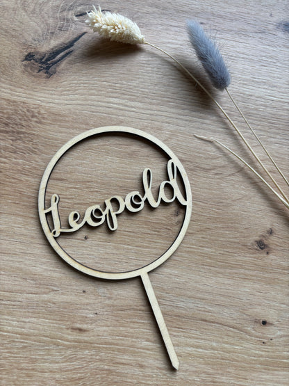 personalisierter Cake Topper aus Holz - Name im Kreis