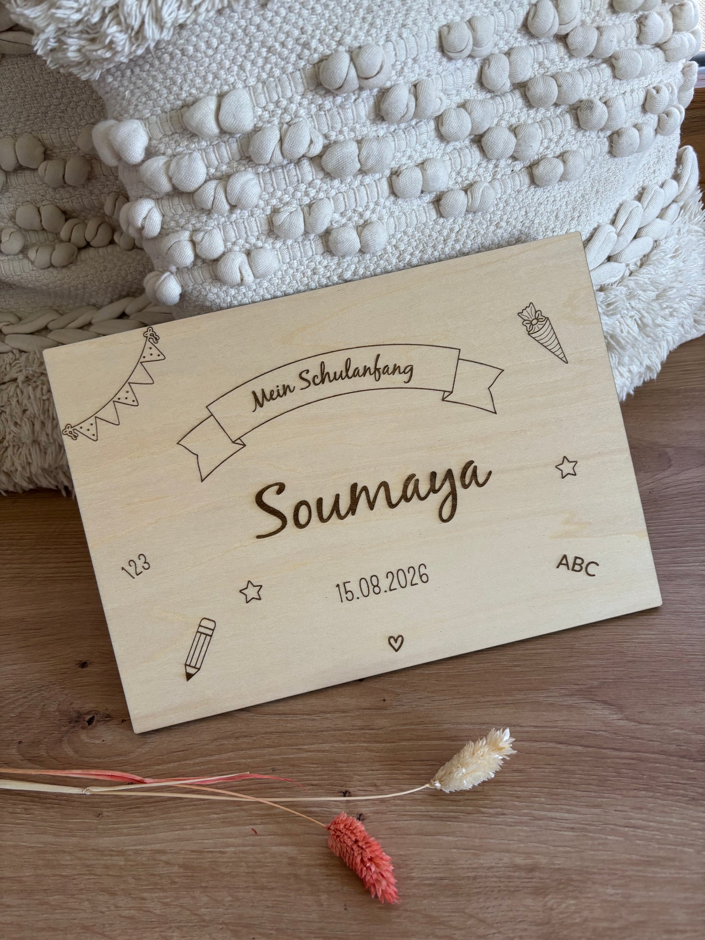 personalisiertes Schild zum Schulanfang aus Holz