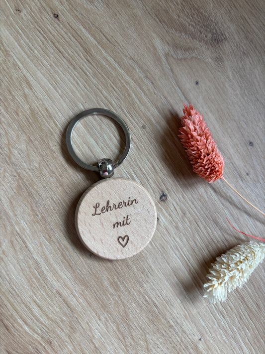 personalisierter Schlüsselanhänger aus Holz beidseitig graviert
