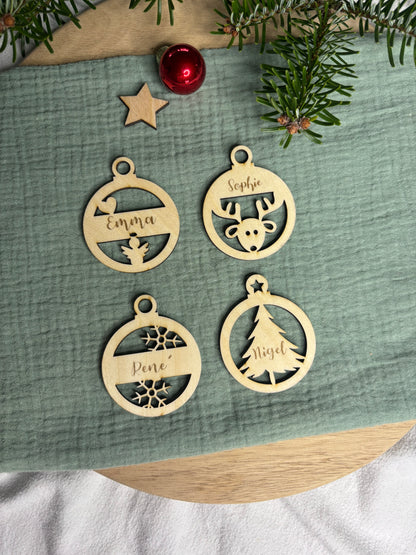 personalisierte Weihnachtsanhänger in Kugelform