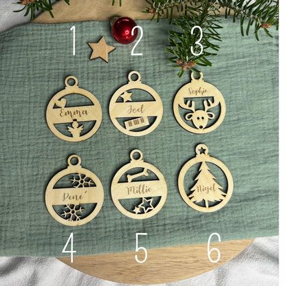 personalisierte Weihnachtsanhänger in Kugelform