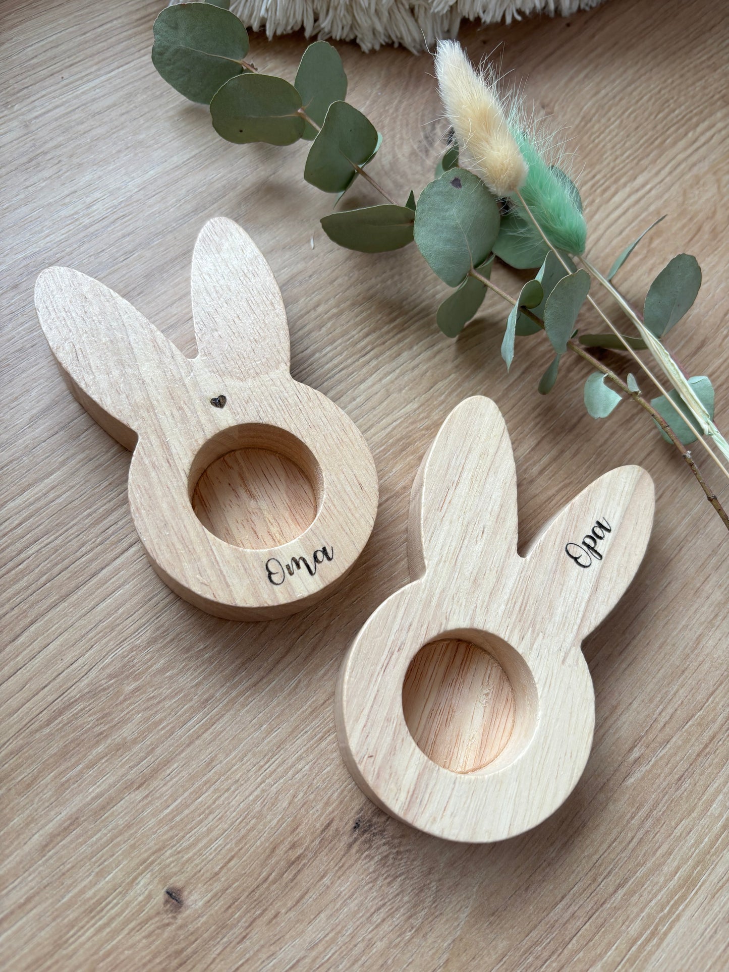 personalisierter Eierbecher Hase aus Holz