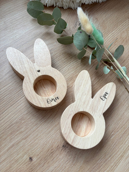 personalisierter Eierbecher Hase aus Holz